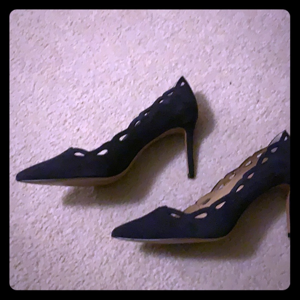 Navy Pumps Banana Republic. Never worn outdoors!